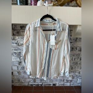 NWT dylan♥️ Botton Down Top